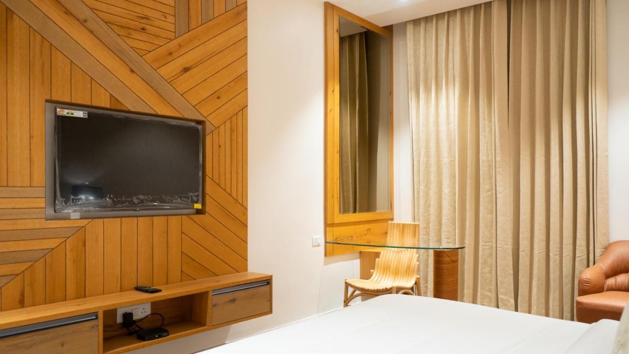 Clarks Inn Suites Kangra Εξωτερικό φωτογραφία