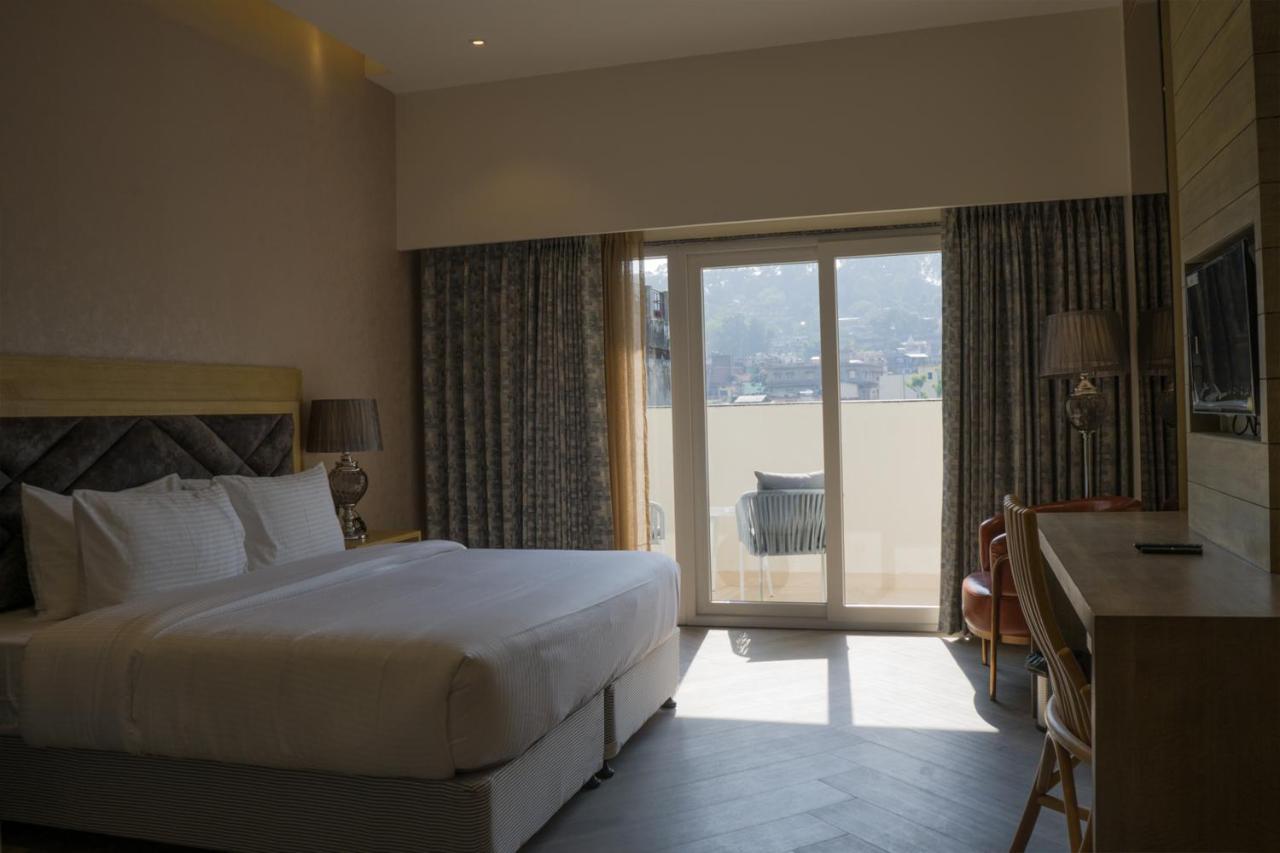 Clarks Inn Suites Kangra Εξωτερικό φωτογραφία
