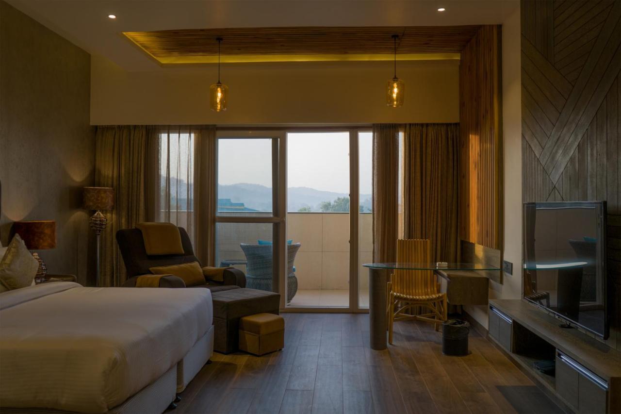 Clarks Inn Suites Kangra Εξωτερικό φωτογραφία