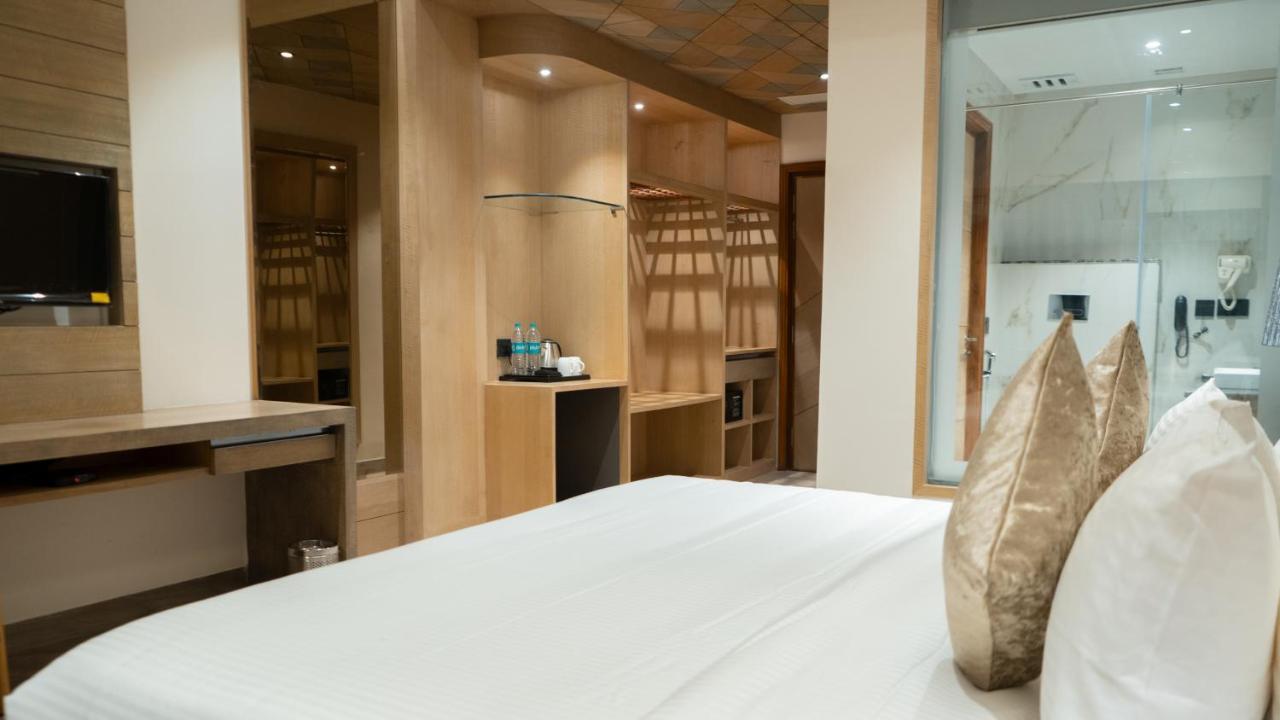 Clarks Inn Suites Kangra Εξωτερικό φωτογραφία