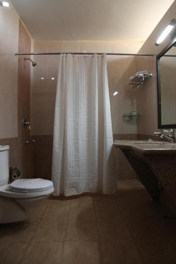 Clarks Inn Suites Kangra Εξωτερικό φωτογραφία