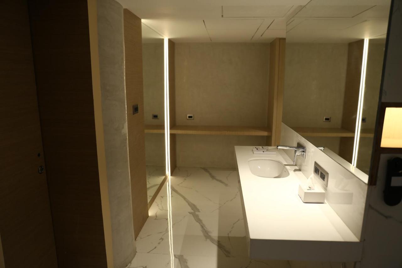 Clarks Inn Suites Kangra Εξωτερικό φωτογραφία